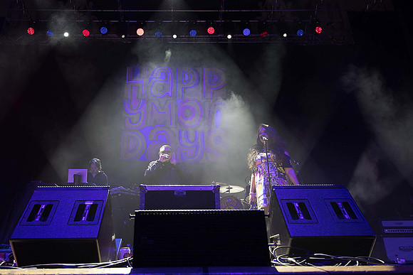 band-happy-mondays-concert-1