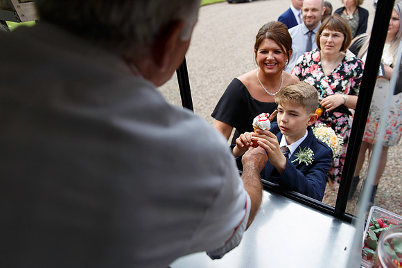 Dundee Wedding Photographer at Kinblethmont House